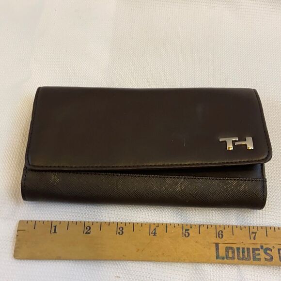 New Tommy brown wallet with check book cover 7”x4” - Picture 1 of 6